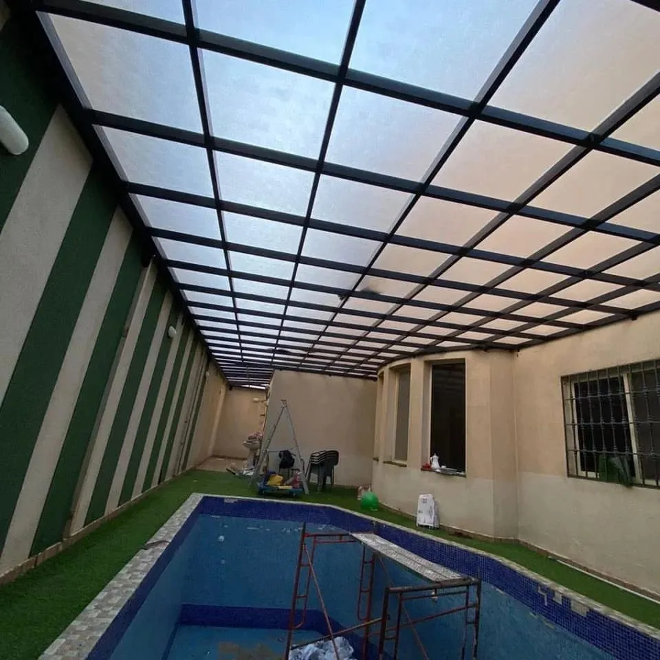 مظلات مسابح آمنة