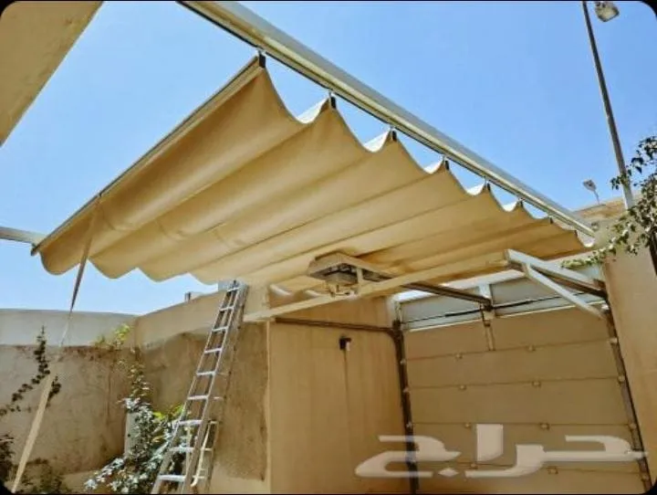 مظلات متحركة ذكية