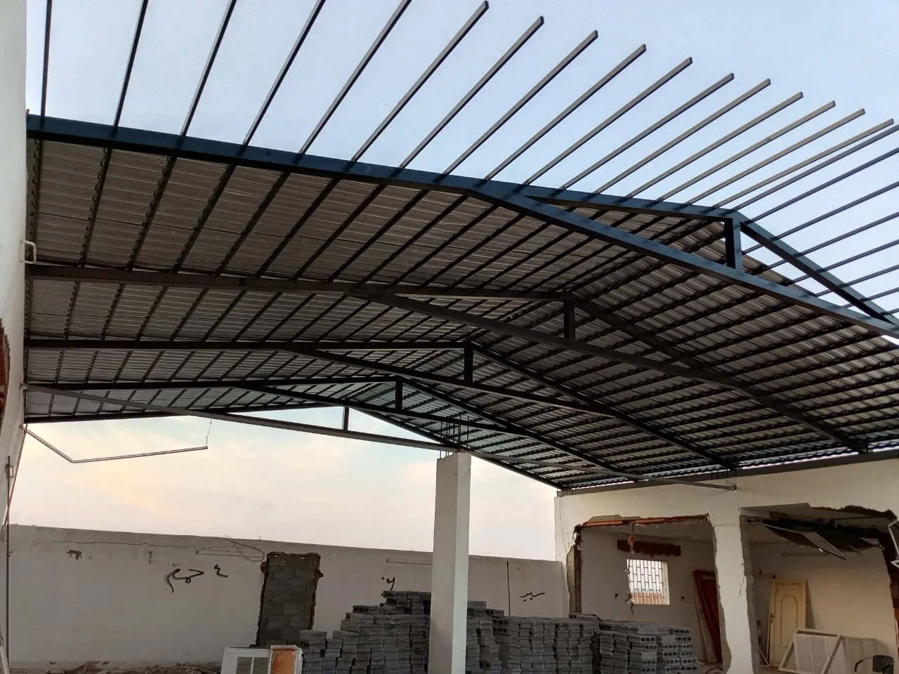 مقاول هناجر