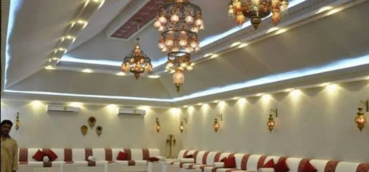 خيام ملكي وبيوت شعر