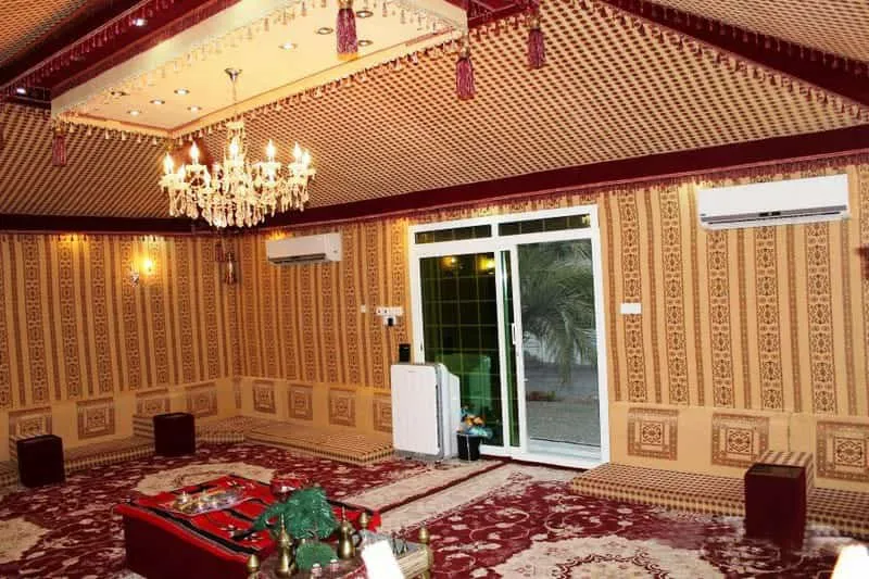 خيام ملكي وبيوت شعر