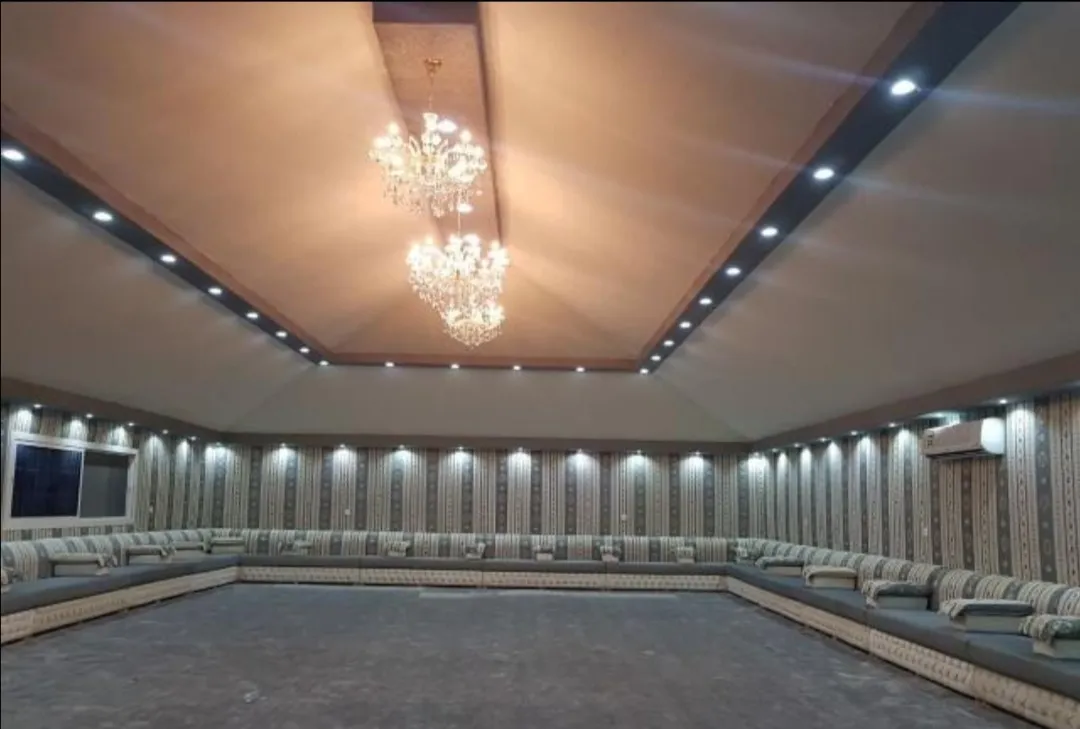 خيام ملكي وبيوت شعر